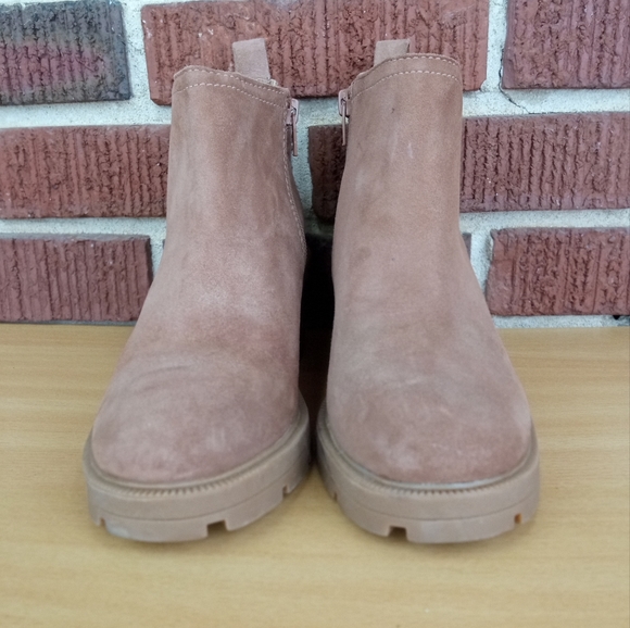 NWOT Lucky Brand 'Sumah' Chunky Heel Suede Booties in Light Brown 🤎 - Picture 7 of 12